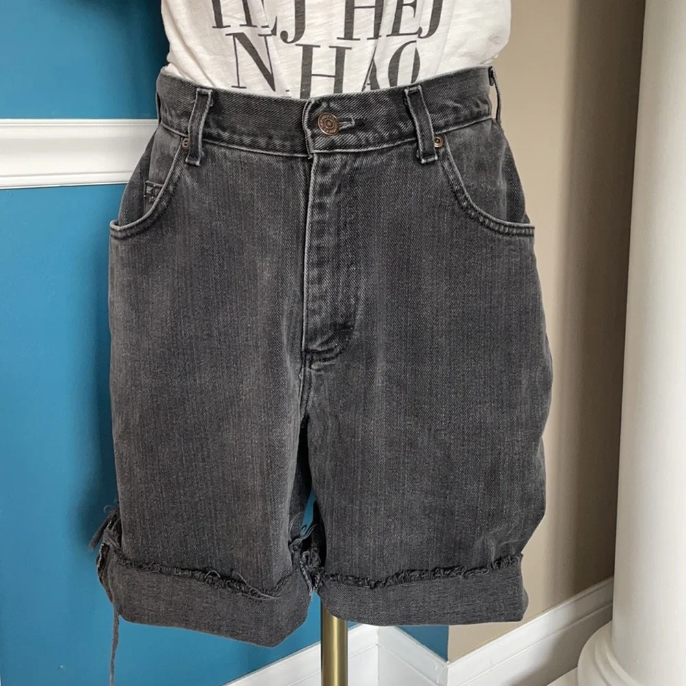 Vintage Lee black cutoff knee length denim jean shorts 25